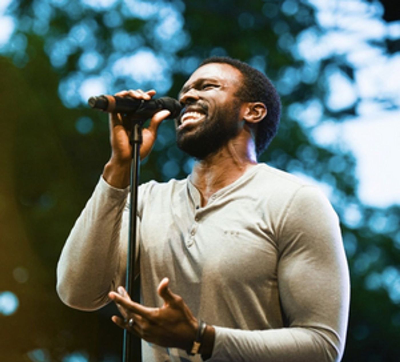 Joshua Henry Releases Cover of 'Stand Up' by The O'Jays Joshua Henry Releases Cover of 'Stand Up' by The O'Jays Image