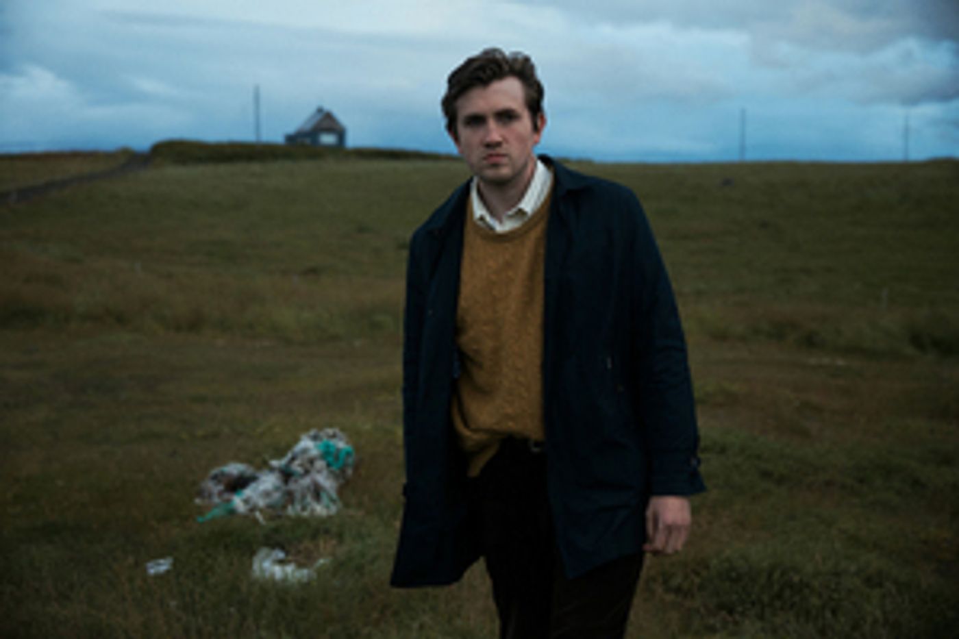 Axel Flóvent Shares Debut Album 'You Stay by the Sea'  Image