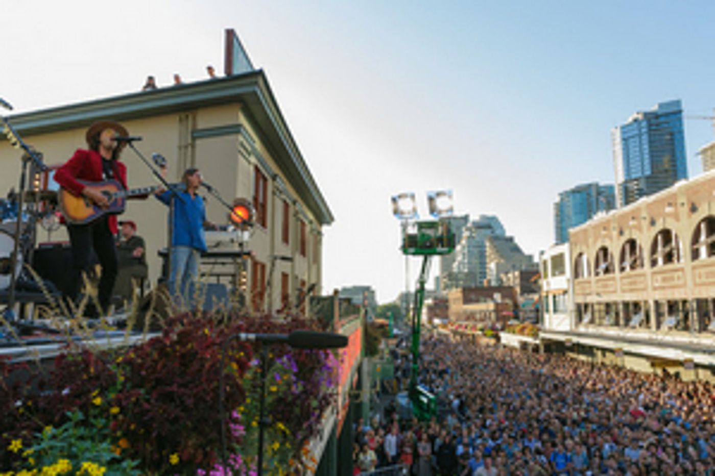 The Head and the Heart Announce 'Rivers and Roads: The Head And The Heart - Live from Pike Place Market' The Head and the Heart Announce 'Rivers and Roads: The Head And The Heart - Live from Pike Place Market' Image