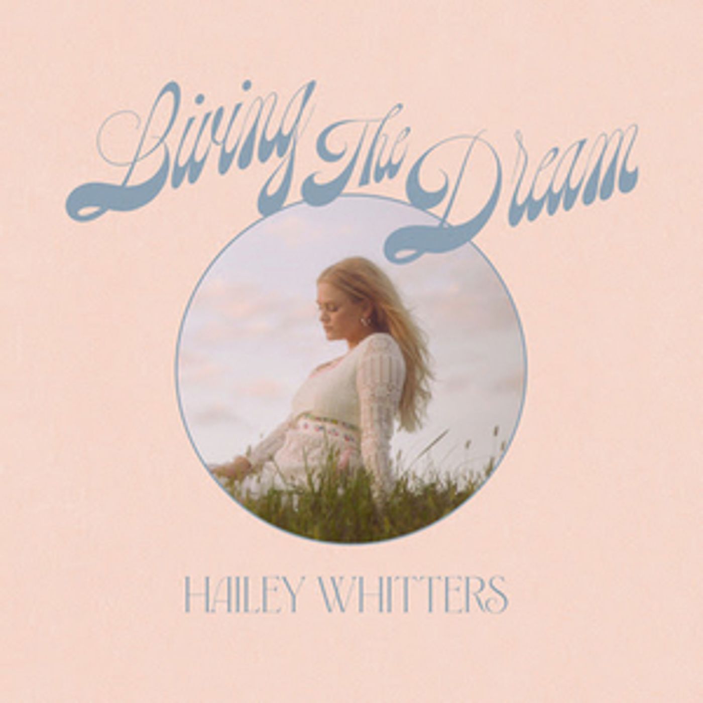 Hailey Whitters Announces Deluxe Album 'LIVING THE DREAM'  Image