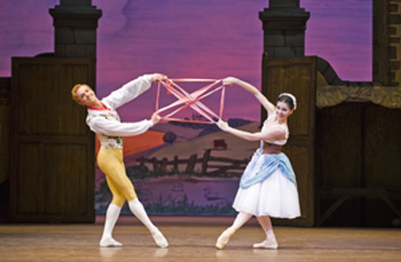 ROH Announces A New Friday Premiere, The Royal Ballet's JOYOUS LA FILLE MAL GARDEE Image