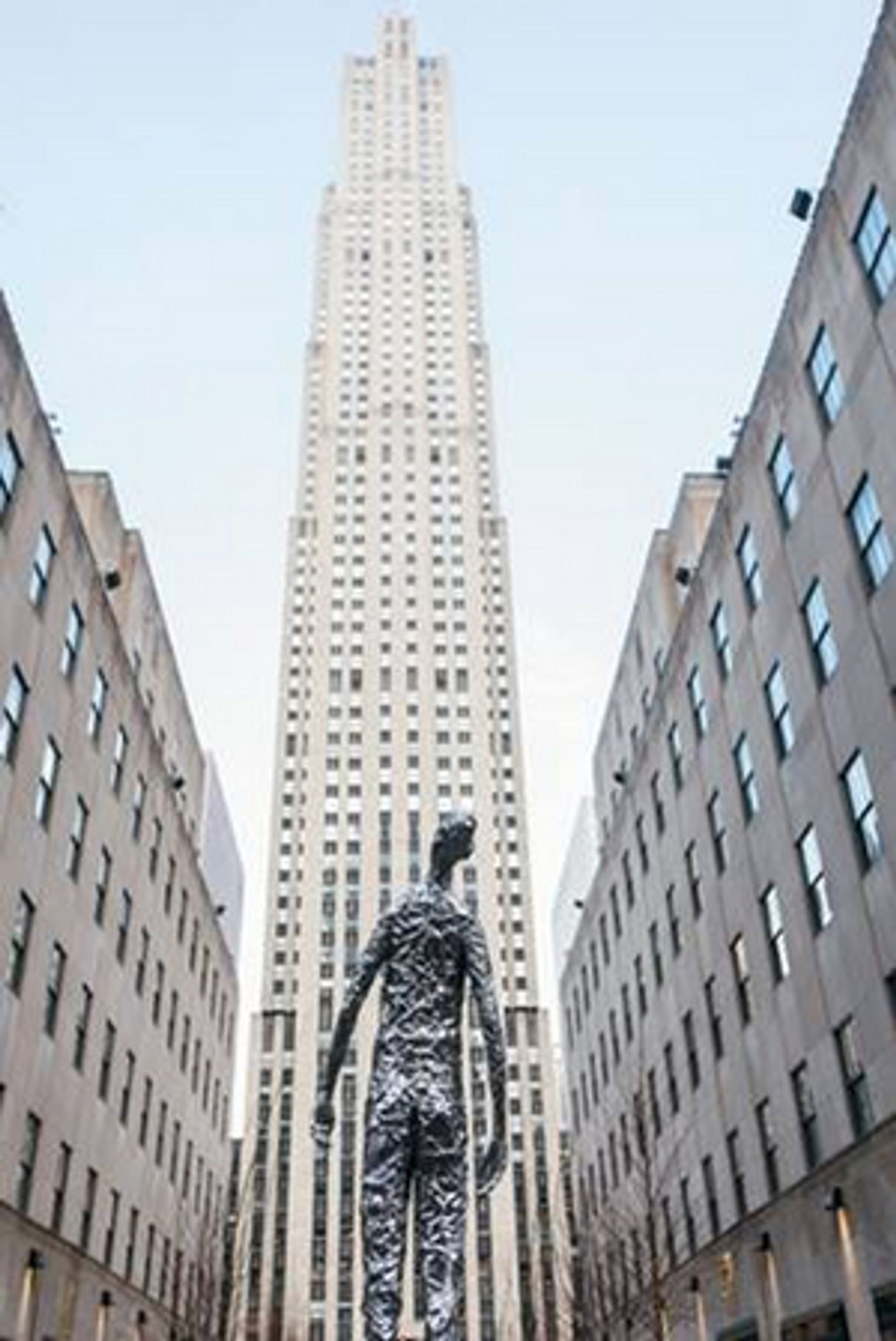 Tom Friedman's 10-Foot Tall Sculpture LOOKING UP to be Displayed at Rockefeller Center Tom Friedman's 10-Foot Tall Sculpture LOOKING UP to be Displayed at Rockefeller Center Image