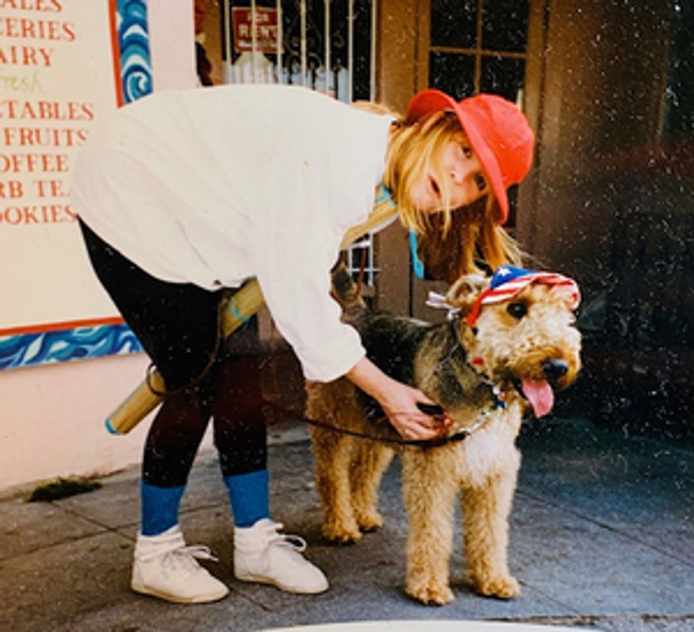 Interview: Playwright and Actor Sarah Hunter on Why DOGS ARE BETTER THAN PEOPLE  Image