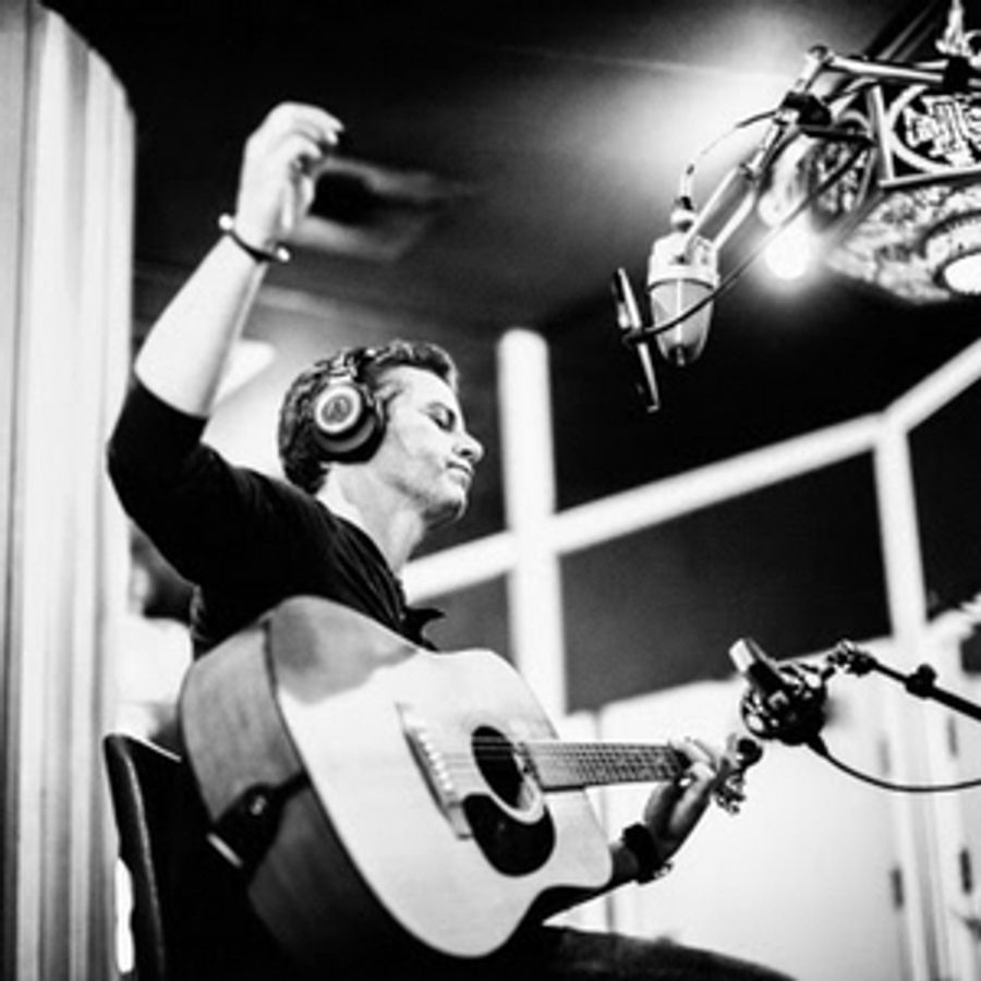 Eric Hirshberg Shares Video for 'I Just Want To Be Here'  Image