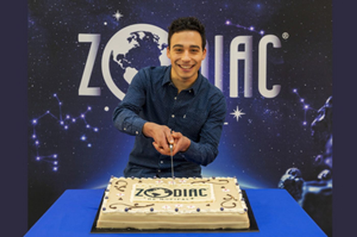 Feature: GEHELE CAST ZODIAC DE MUSICAL BEKEND at Hoofdrol Van Jonge Boogschutter Voor Multitalent Samir Hassan  Image