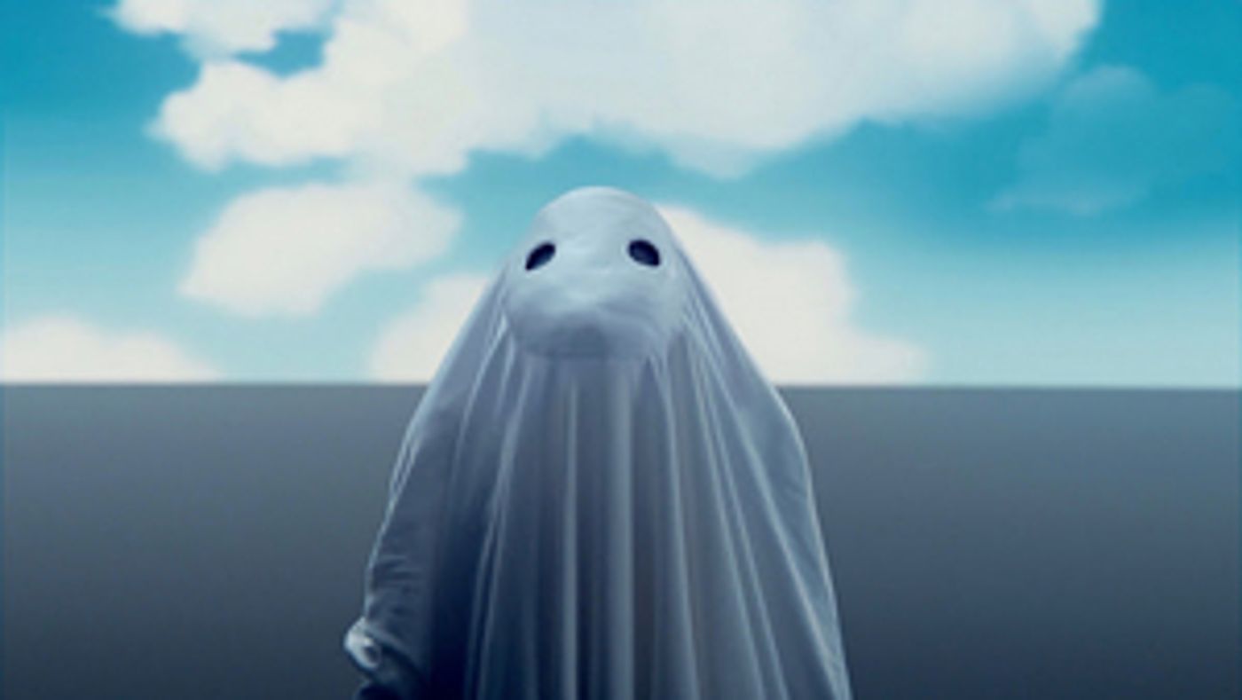 Porter Robinson Shares 'Look At The Sky' Video  Image