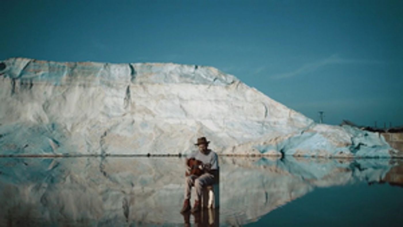 Mat Kearney Releases Video for 'Powerless'  Image