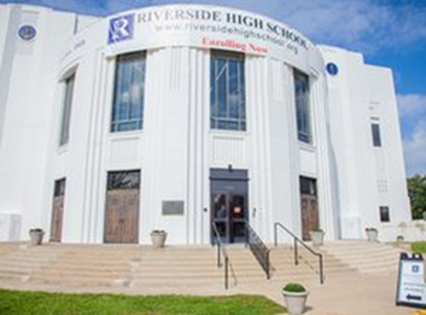 Tune in to RIVERSIDE HIGH SCHOOL: A KNOT-ICAL TALE Tune in to RIVERSIDE HIGH SCHOOL: A KNOT-ICAL TALE Image