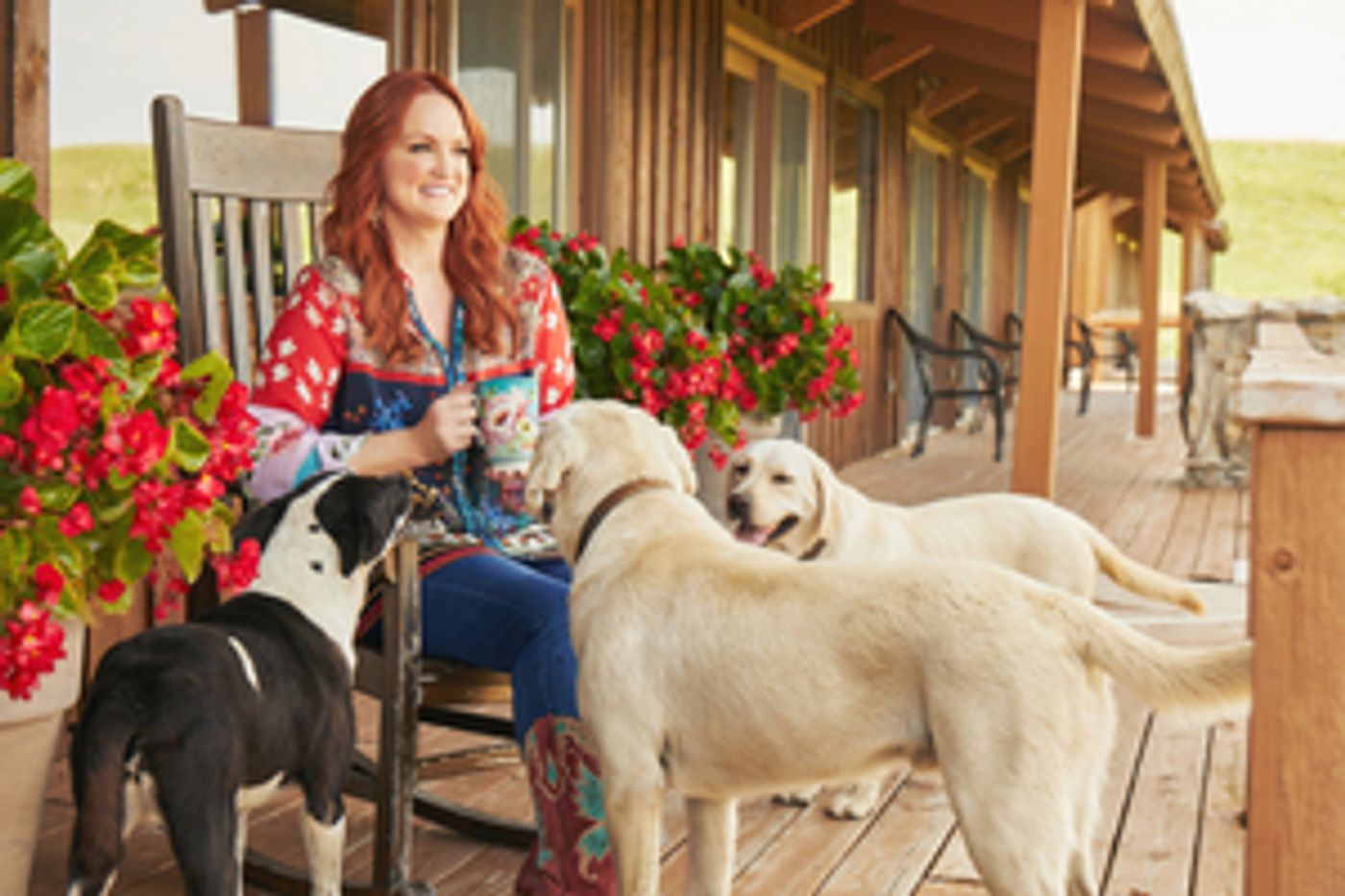 THE PIONEER WOMAN Partners with Zavida Coffee Roasters to Launch New Coffee Line  Image