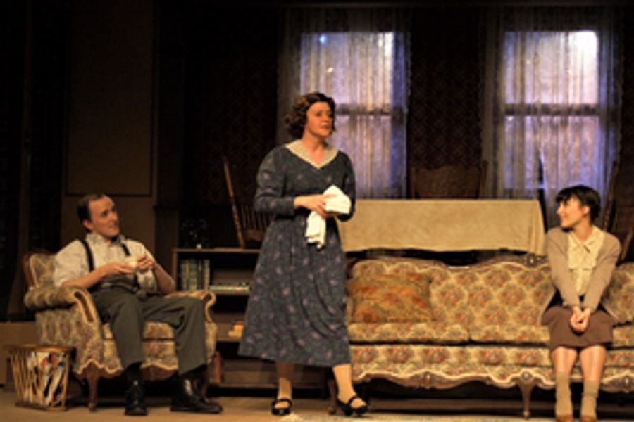 Review: THE GLASS MENAGERIE at Alhambra Theatre And Dining Image