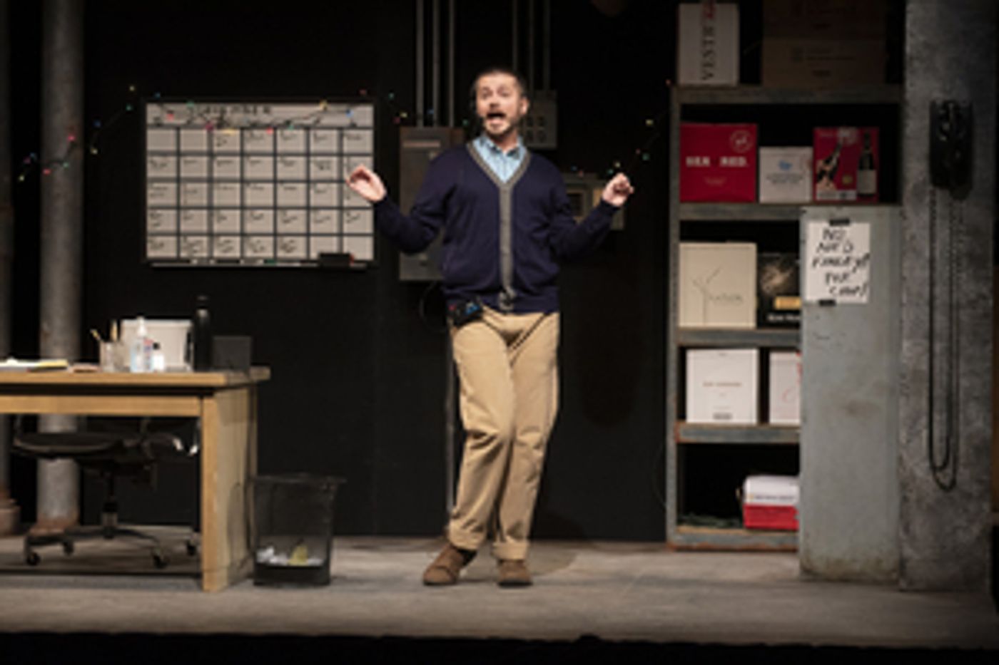 Review: FULLY COMMITTED at Omaha Community Playhouse Review: FULLY COMMITTED at Omaha Community Playhouse Image