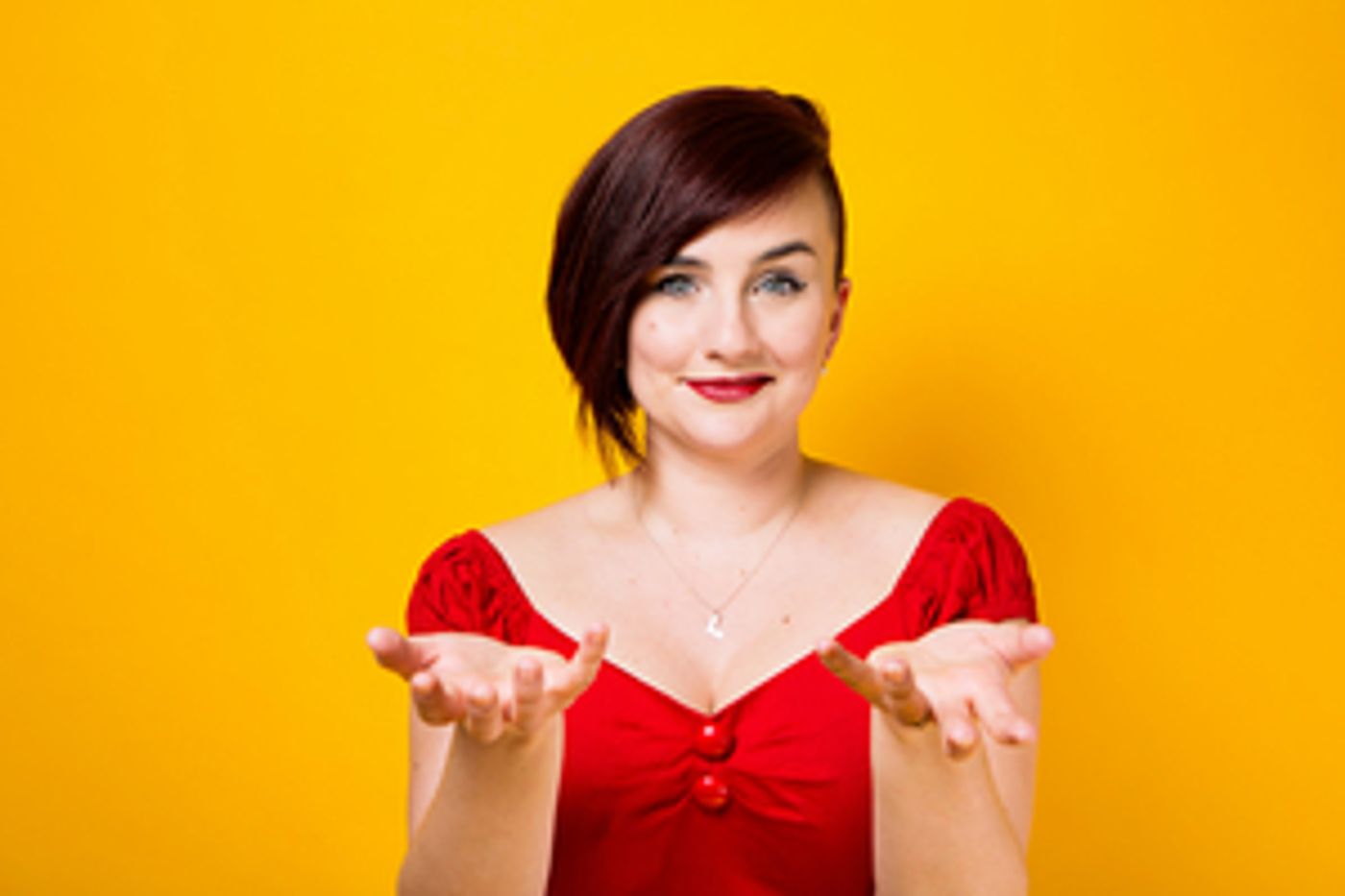 Laura Lexx Resumes Debut UK Tour KNEE JERK  Image