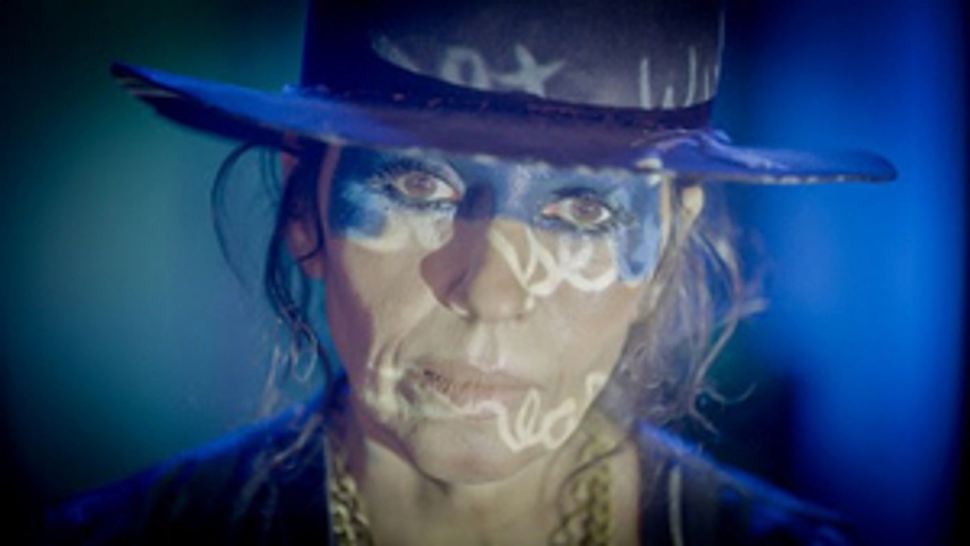 Linda Perry Releases Music For The First Time in 15 Years  Image