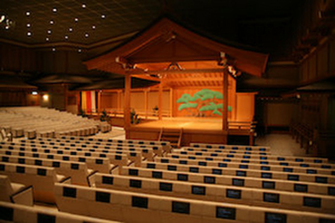 National Noh Theatre Announces Seating Capacity and Schedule Changes For April Events National Noh Theatre Announces Seating Capacity and Schedule Changes For April Events Image