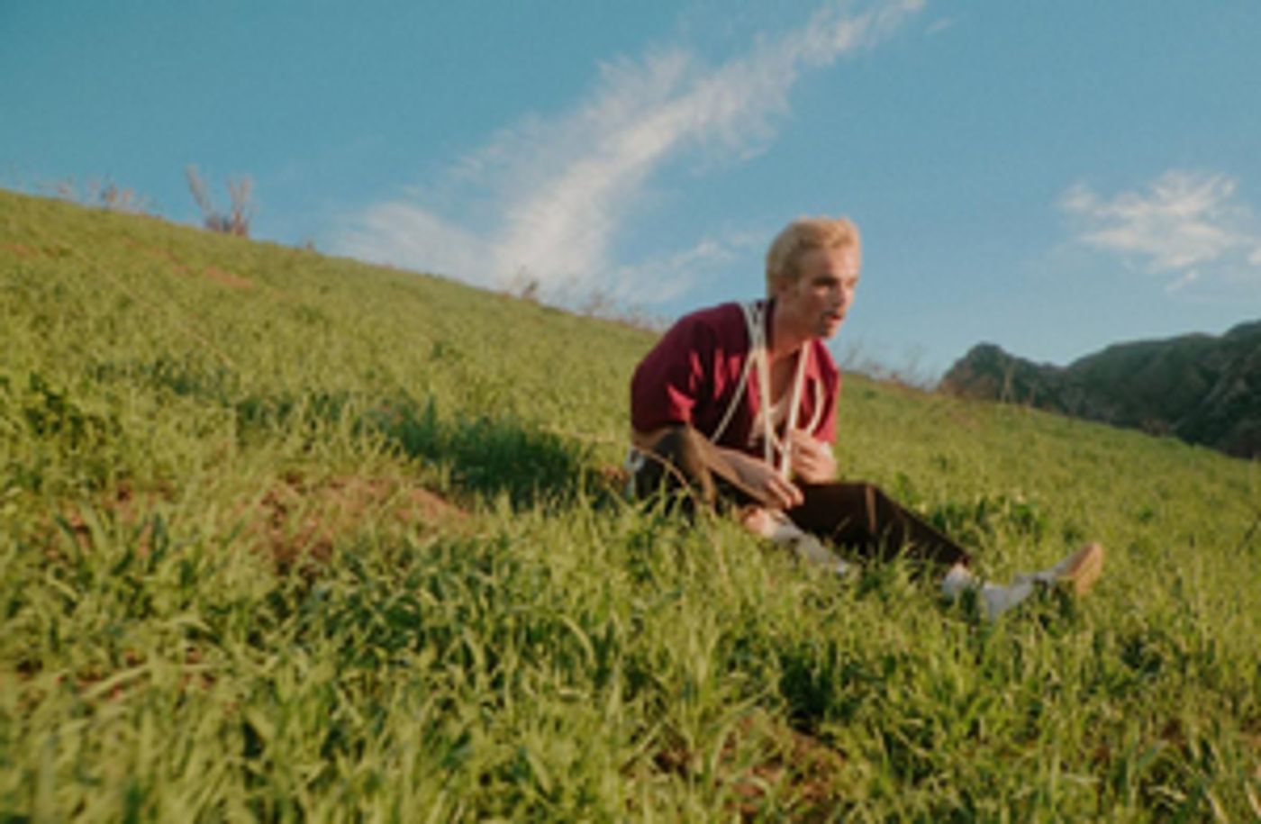 Bennett Coast Releases New Single & Video 'Deep End'  Image