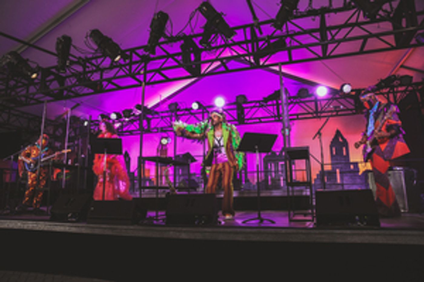 Review: BEAUTIFUL BLACKBIRD LIVE Delivers Sunshine and Free Wings Review: BEAUTIFUL BLACKBIRD LIVE Delivers Sunshine and Free Wings Image