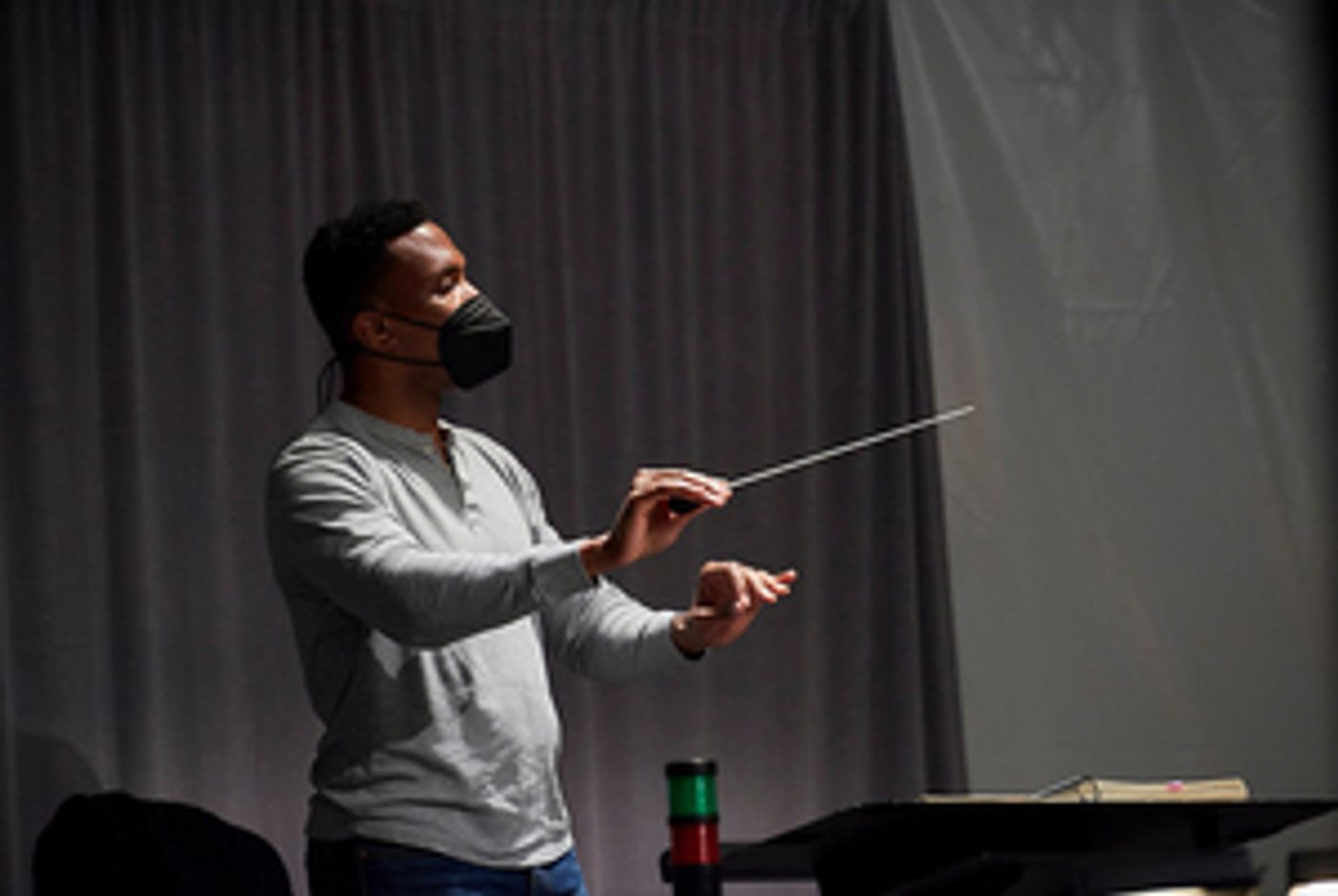 Feature: Virtual Opera Streaming 21-28 at Home Computer Screens  Image