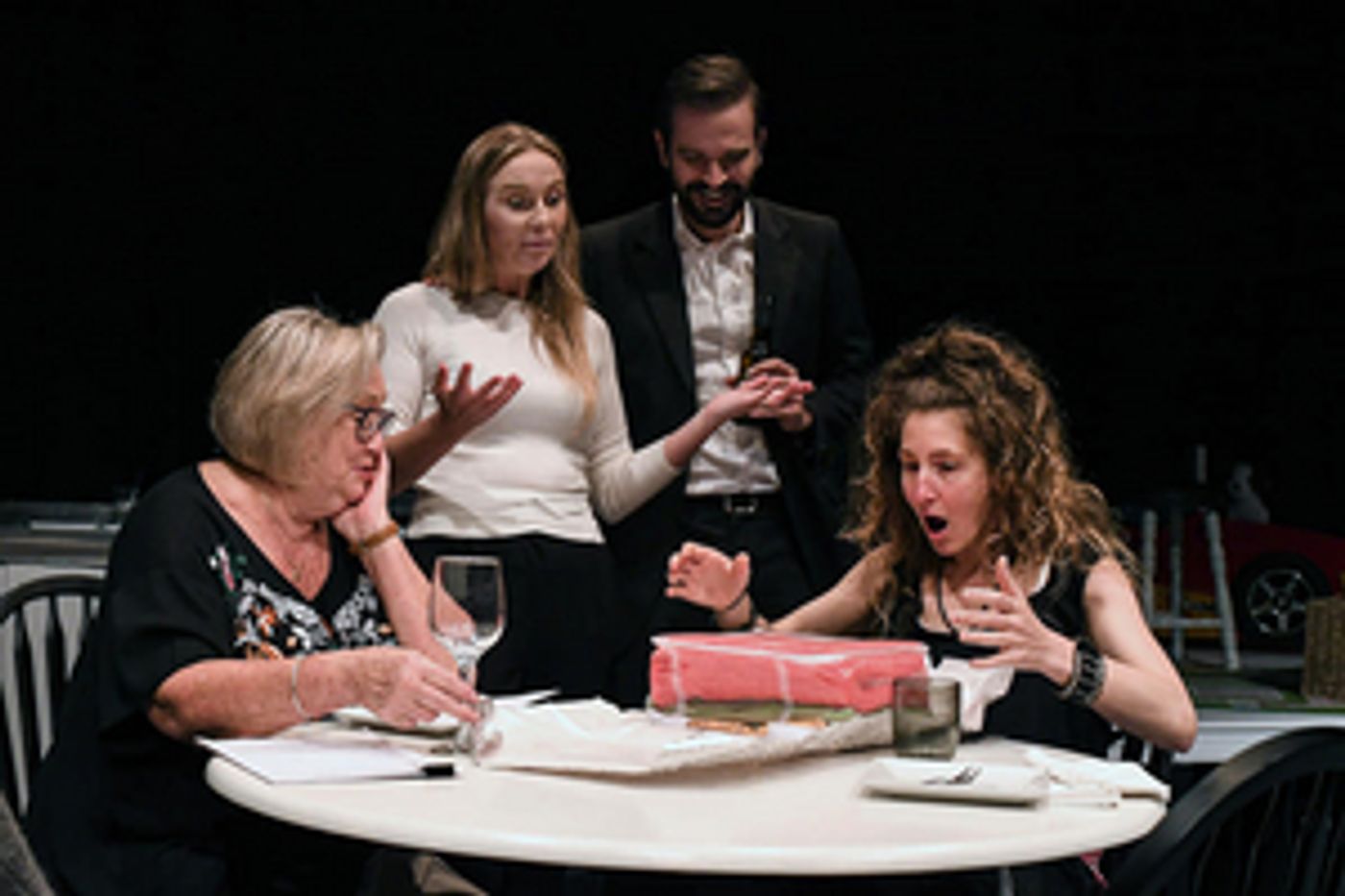 Review: RABBIT HOLE at Bakehouse Theatre  Image