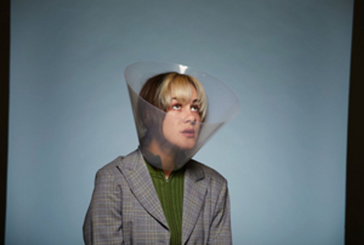 Bedroom Pop Artist Aunty Social Announces Sophomore EP 'It Looks Friendly' Bedroom Pop Artist Aunty Social Announces Sophomore EP 'It Looks Friendly' Image