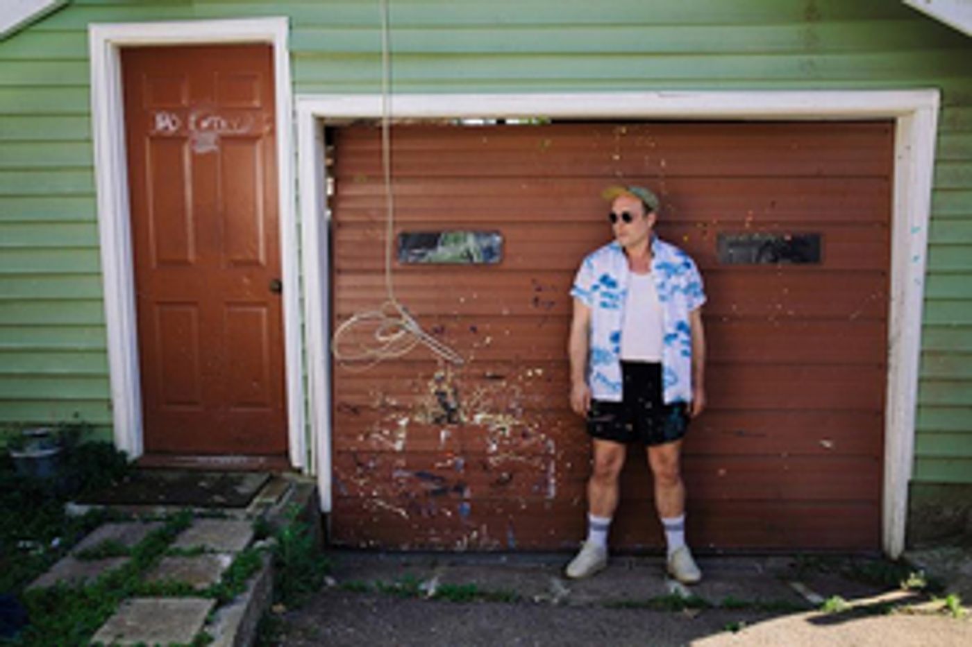 Darrin Bradbury Shares Video For New Track 'Pizza & Drugs'  Image