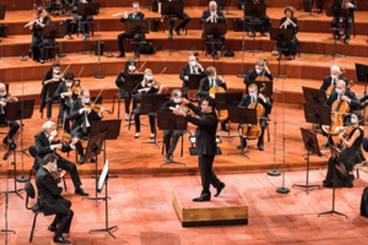 Robert Trevino Named Principal Guest Conductor of the RAI National Symphony Orchestra  Image