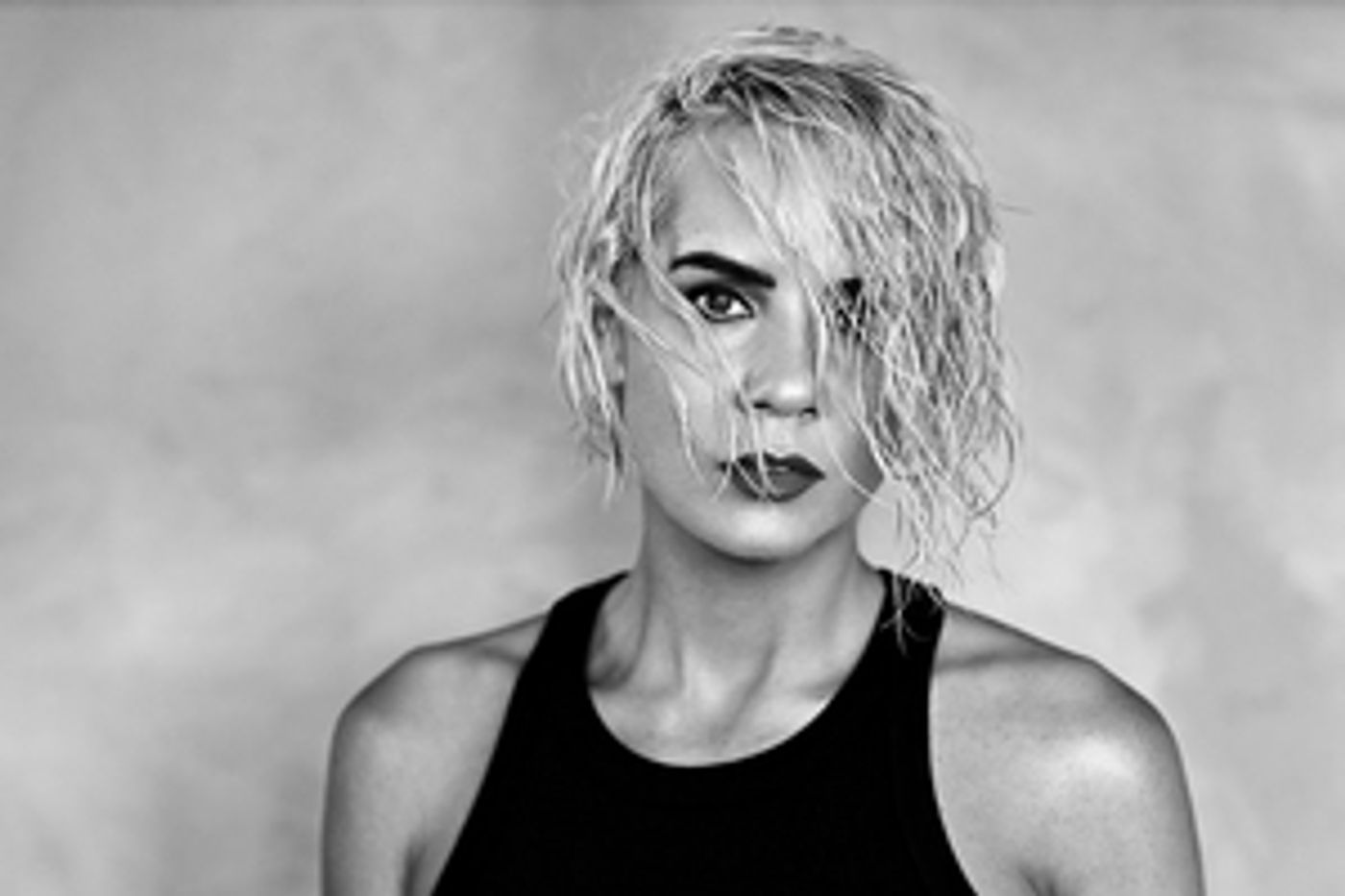 INA WROLDSEN Releases New Single 'Fires'  Image