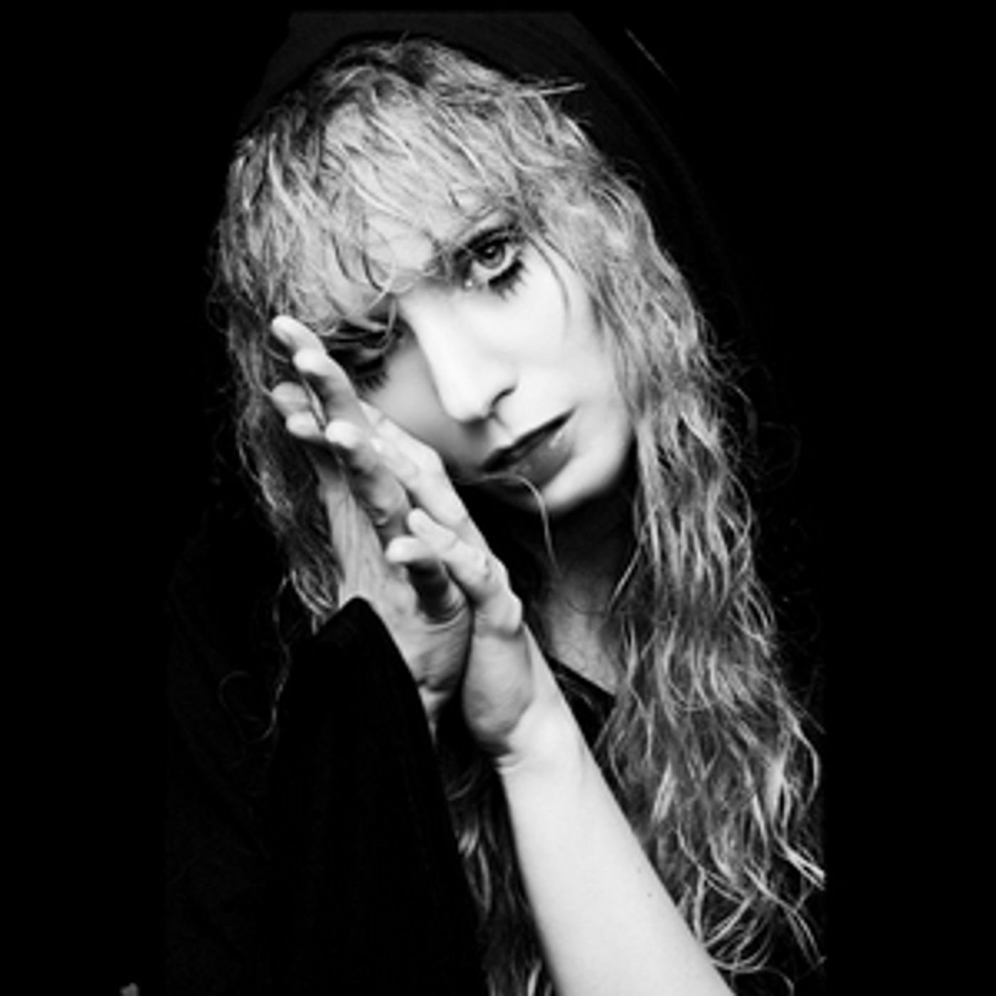 EMMI Shares Visualizer for Newest Single 'Drum'  Image