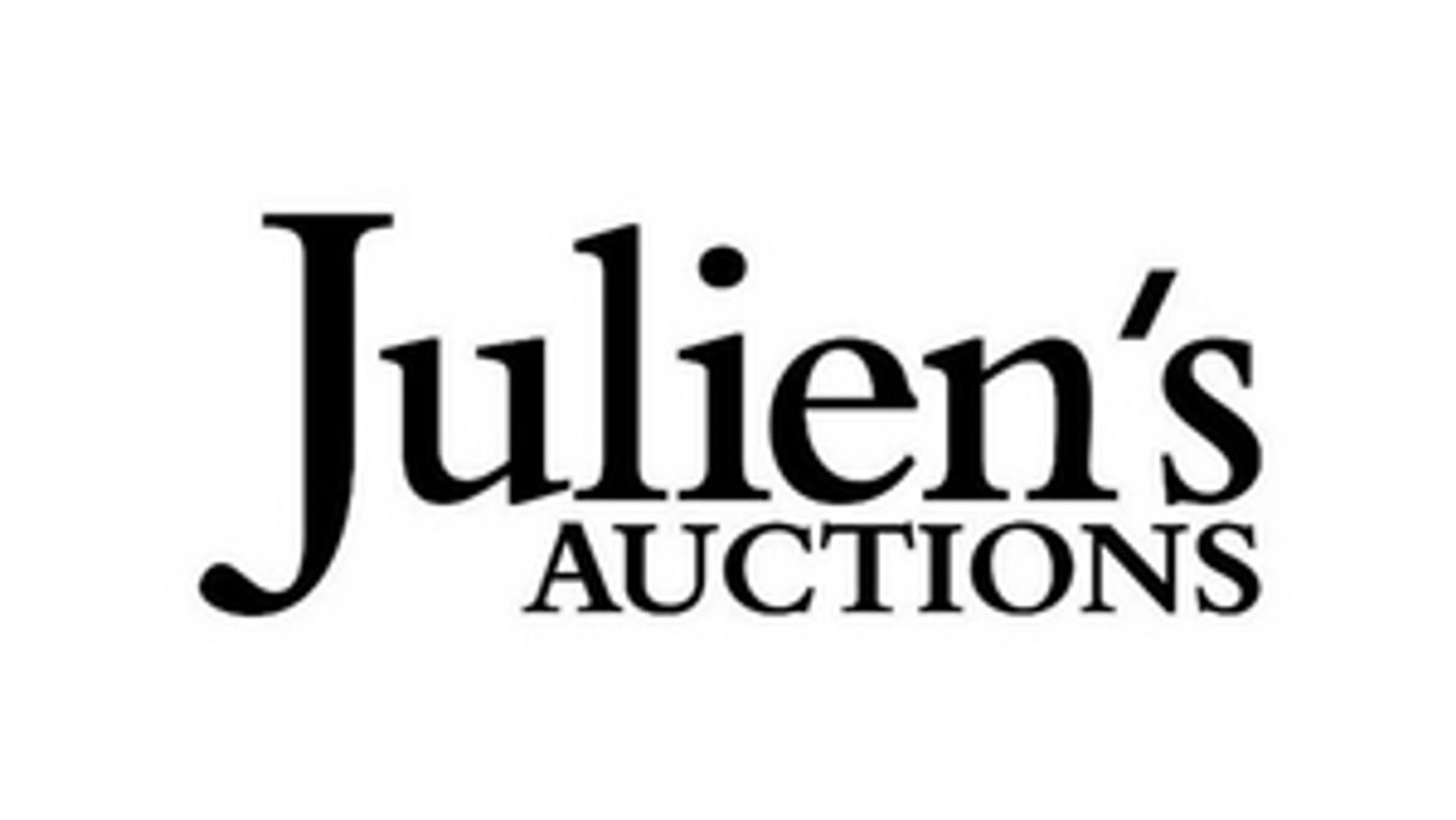 Janet Jackson's 'Scream' Ensemble Fetches $125,000 at Julien's Auctions  Image