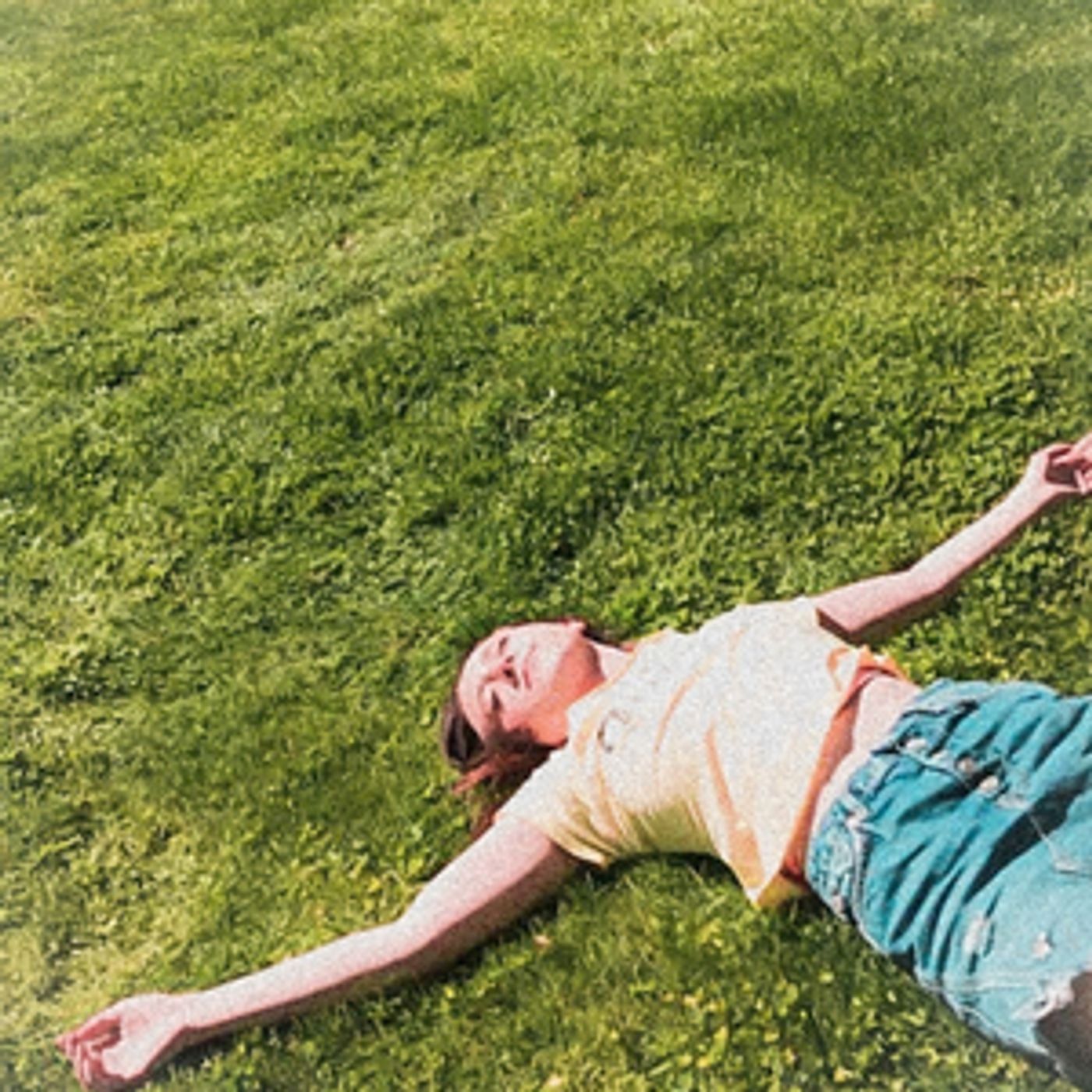 Ellie Swartz Releases 'run' EP Ellie Swartz Releases 'run' EP Image