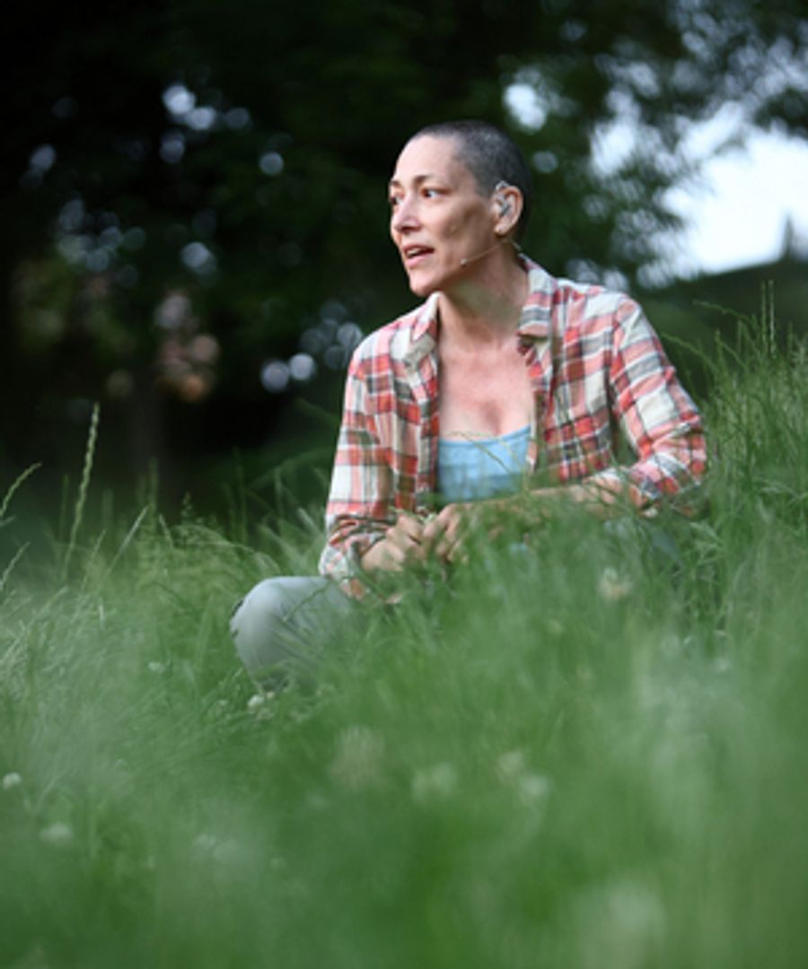 Review: IN THE MIDDLE OF THE FIELDS at Solas Nua Image