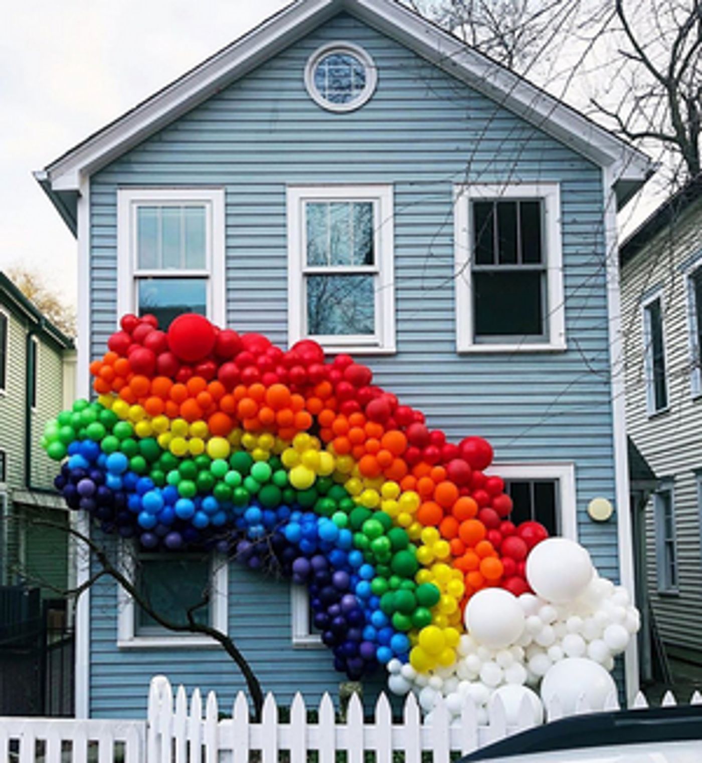 Luft Balloons Celebrates Pride Month With “Love Is Love” Pop-up Immersive Experience  Image