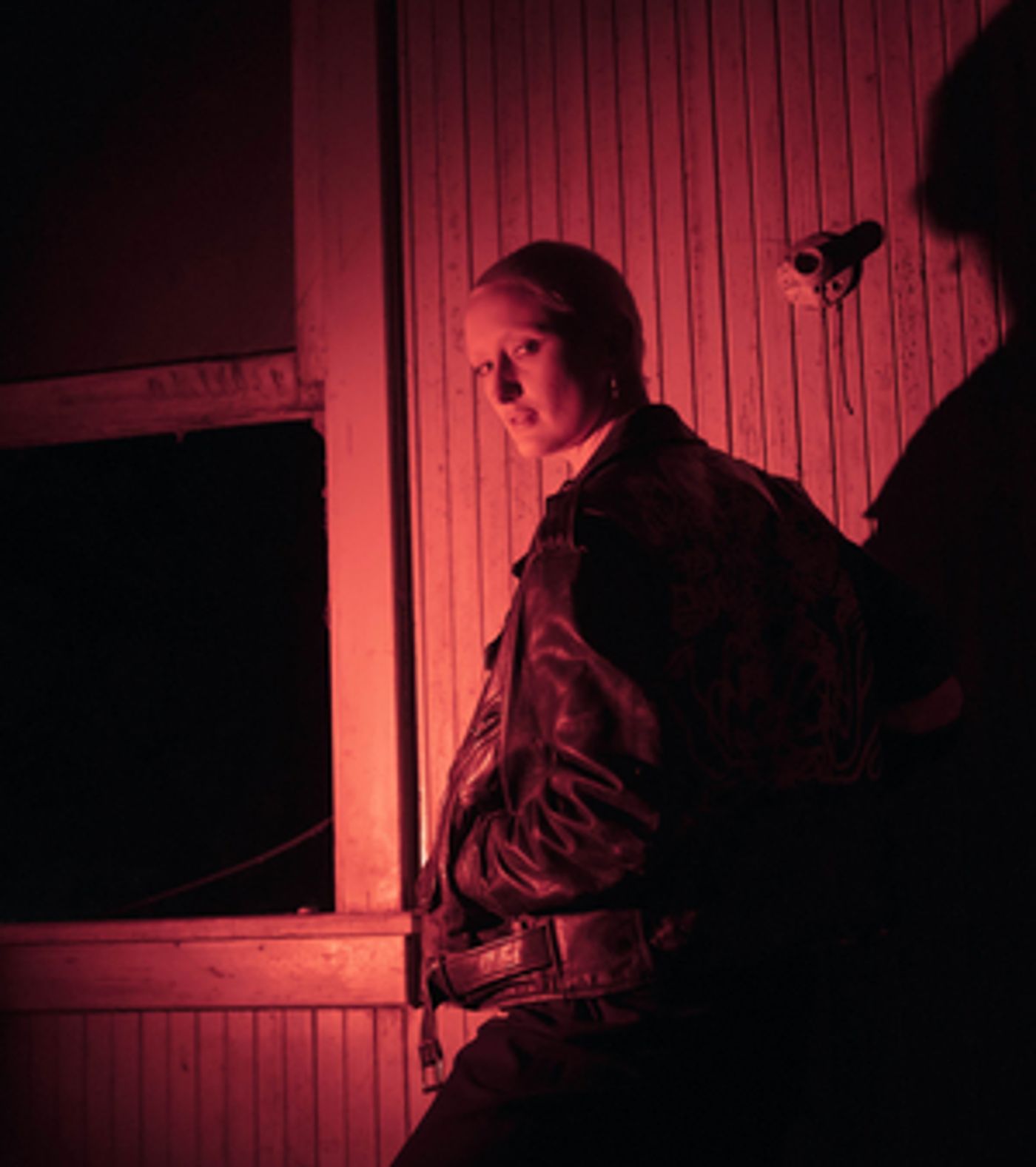 Simone Istwa Shares 'Kiss Everyone' Single & Video  Image