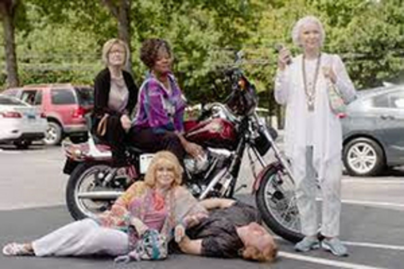 Review: QUEEN BEES at Sedona International Film Festival  Image