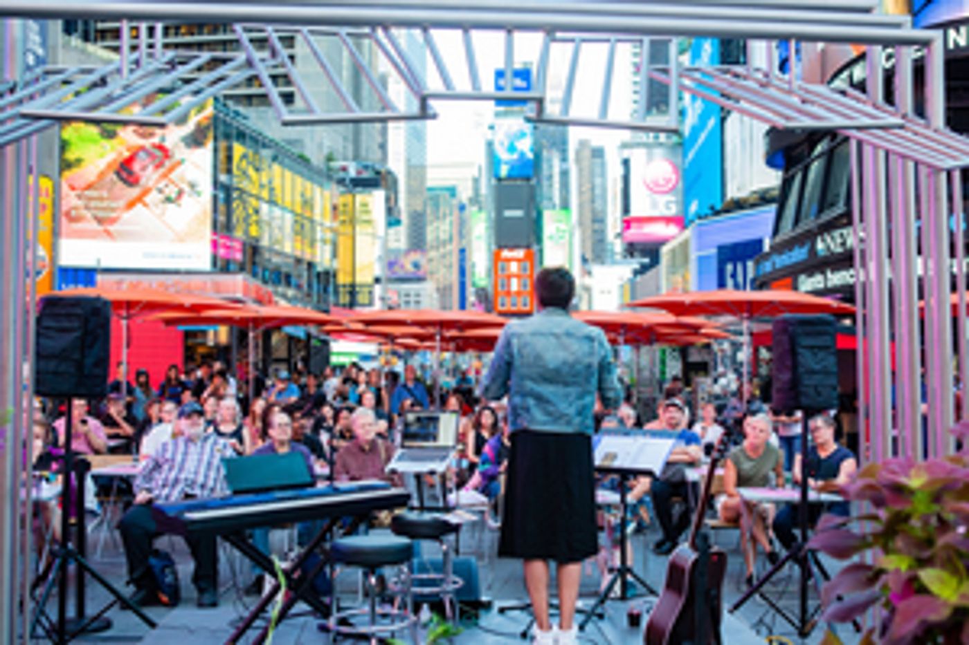 Christy Altomare, Ethan Slater, Ryan Scott Oliver & More Announced for Broadway Buskers Concert Series  Image