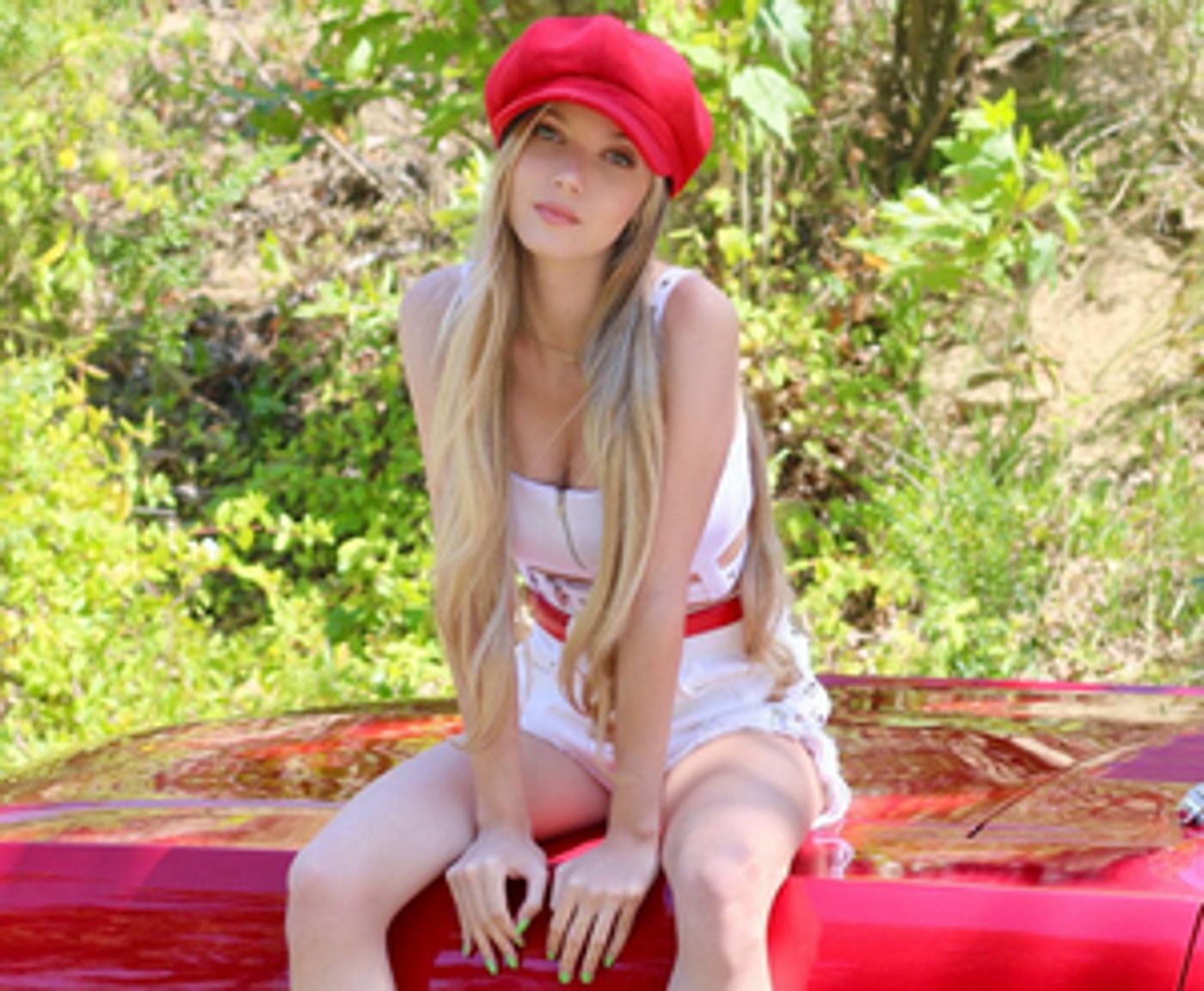 Heavenly Reyna Releases Acoustic Version of Upcoming Single 'EXIT'  Image