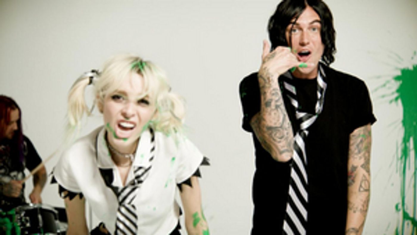 Sophie Powers & Kellin Quinn Unveil Music Video for '1 Thing' Sophie Powers & Kellin Quinn Unveil Music Video for '1 Thing' Image