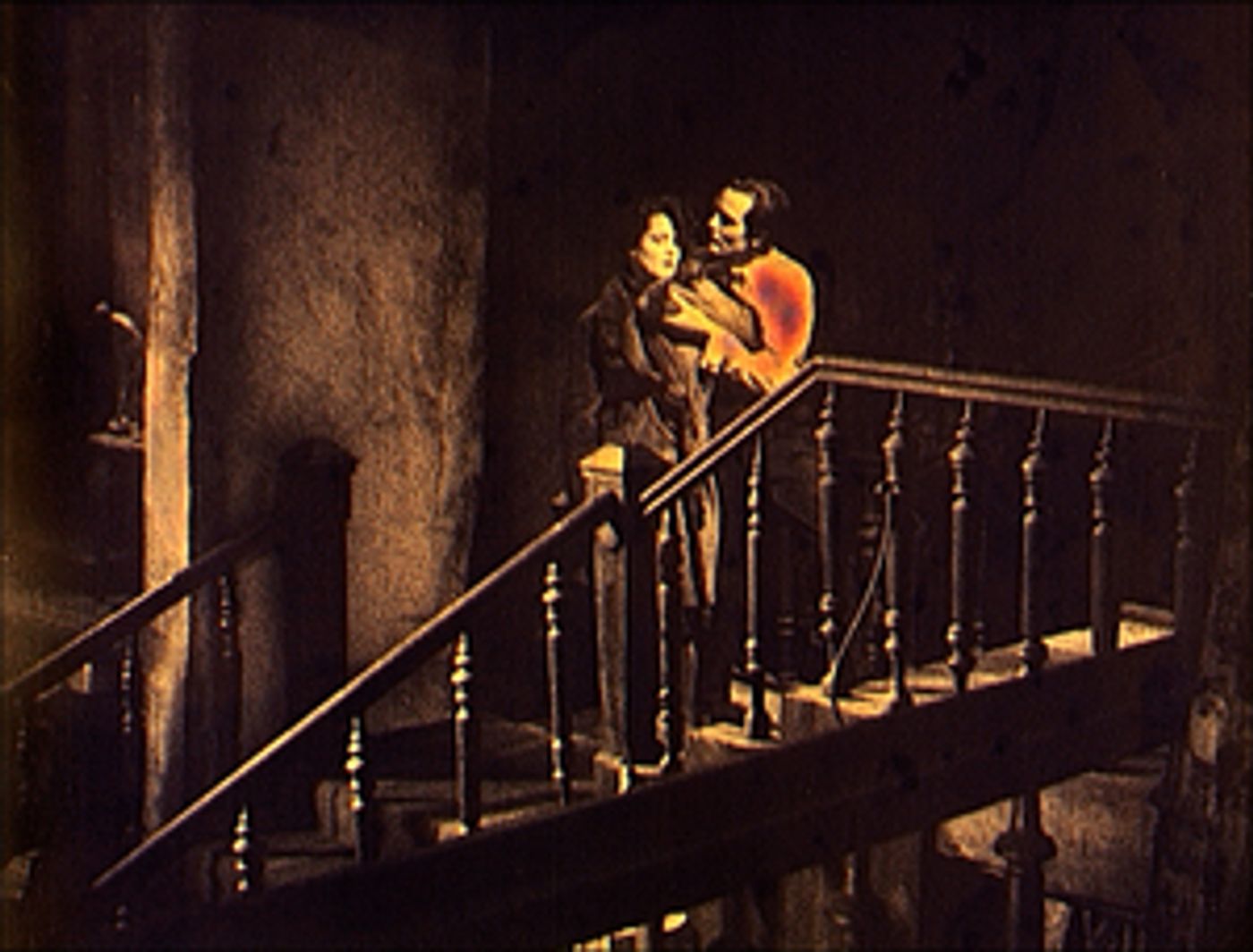 Feature: ONLINE VIRTUAL OPERA TOUR at Home Computer Screens  Image