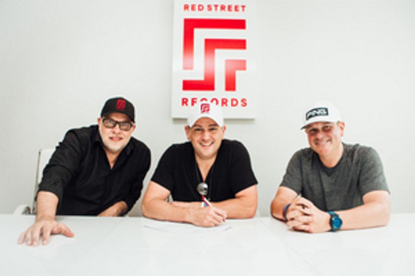 Red Street Records Signs Tom Yankton  Image