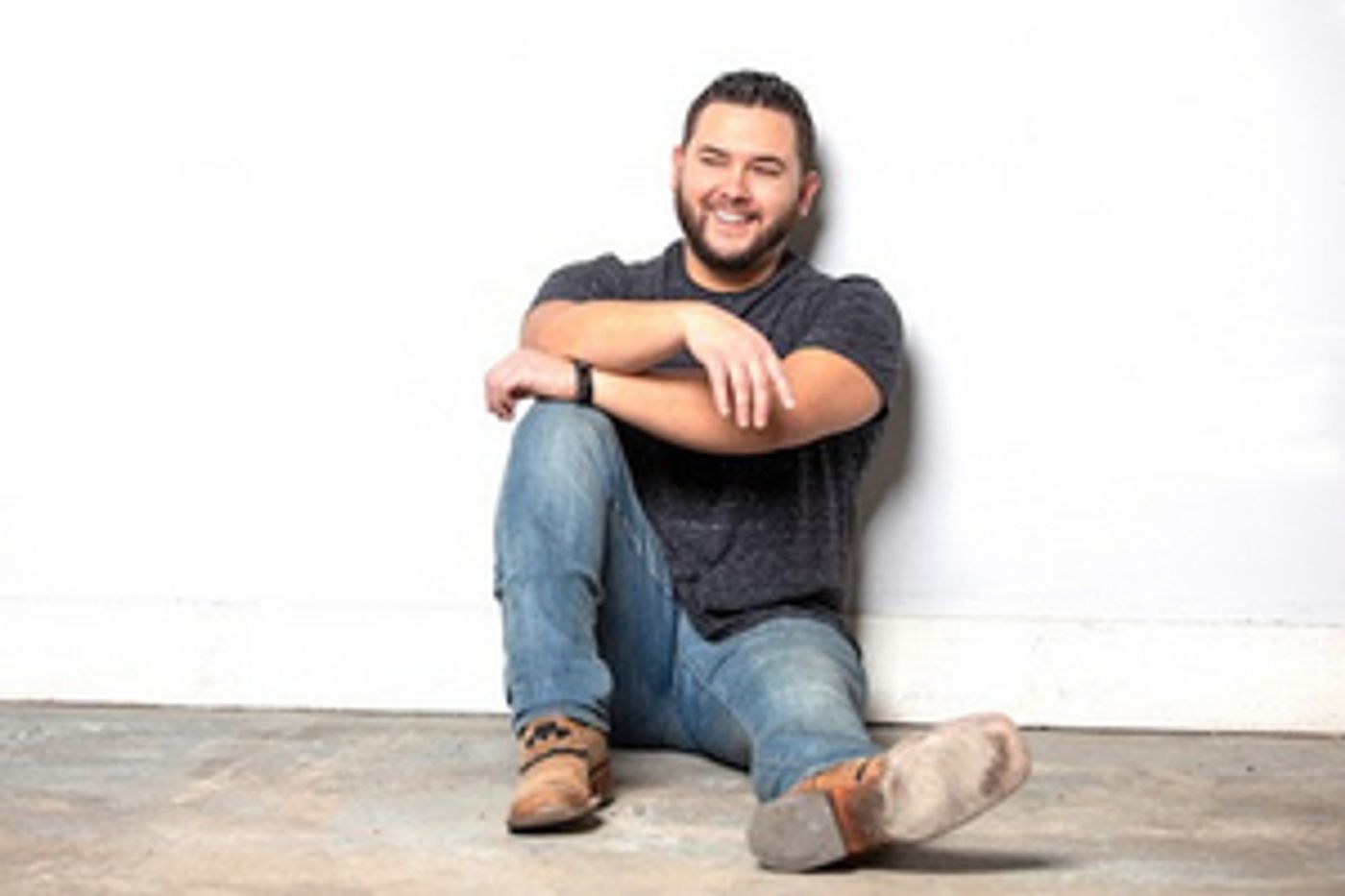 Timmy Brown Releases Acoustic Version of Debut Single 'Lil' Bit'  Image