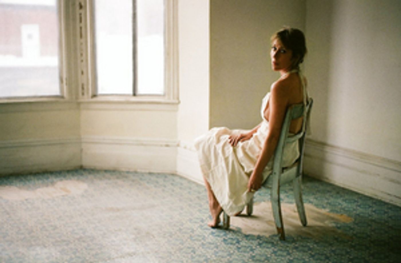 Martha Wainwright Shares New Track 'Hole In My Heart'  Image