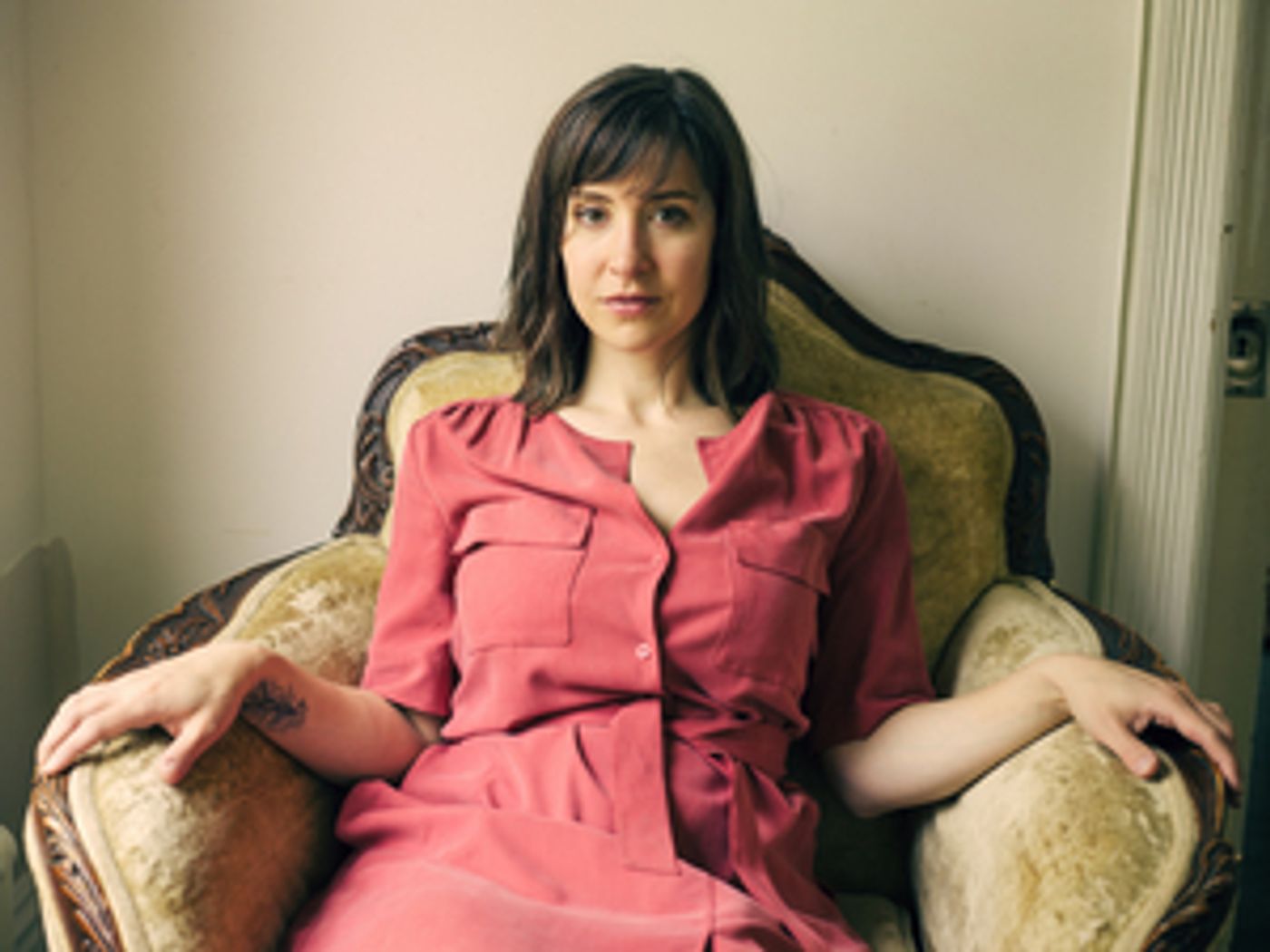 Laura Stevenson Shares Shimmering Single & Video 'Sky Blue, Bad News'  Image