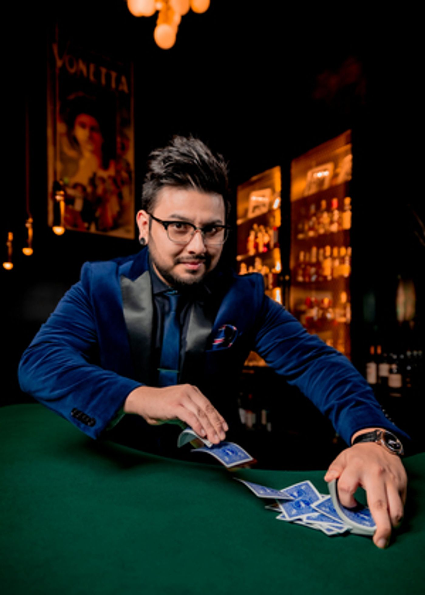 Review: THE SIGNATURE SHOW Enchants Audiences at The Chicago Magic Lounge  Image