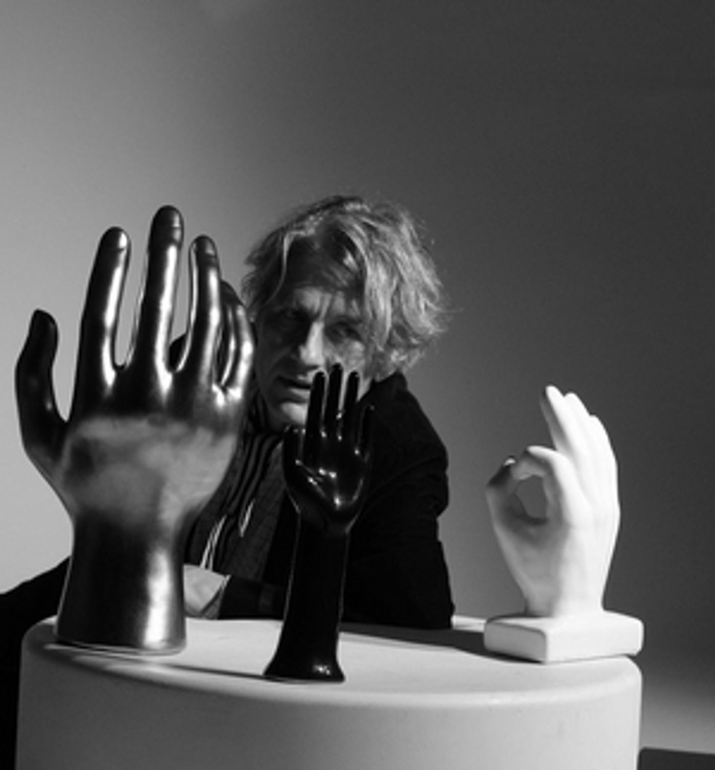 Dean Wareham Announces New Album, Shares Single 'The Past is Our Plaything' Dean Wareham Announces New Album, Shares Single 'The Past is Our Plaything' Image