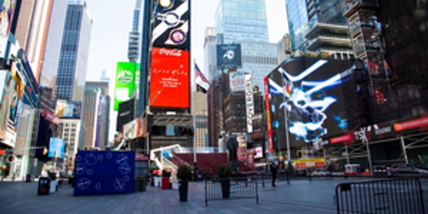 Pop-Up Ferris Wheel Takes Visitors For a Spin in Times Square  Image