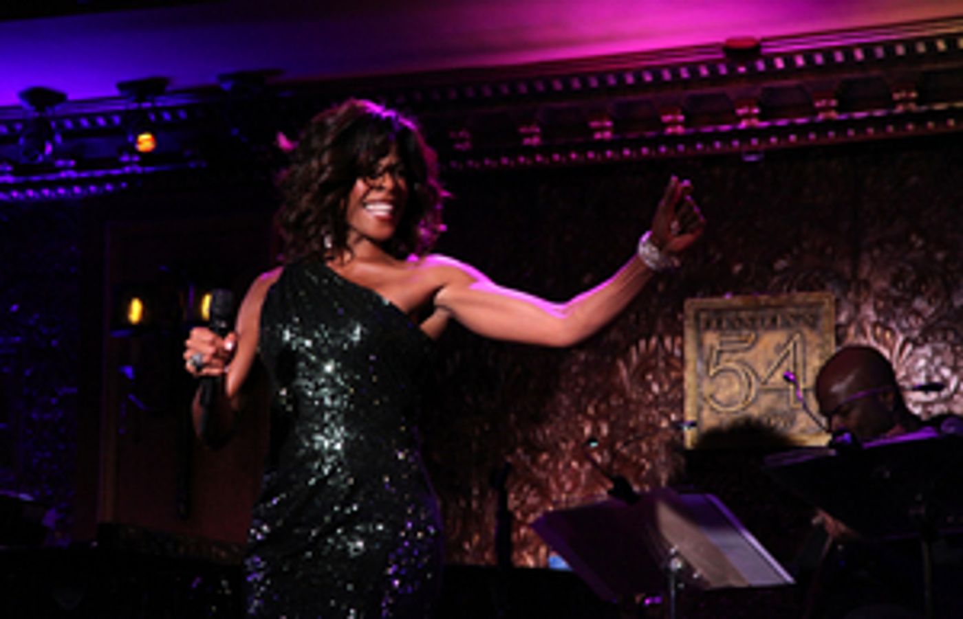 10 Videos That Get Us Thrilled To See NICOLE HENRY SINGS WHITNEY HOUSTON At 54 Below On September 14th  Image