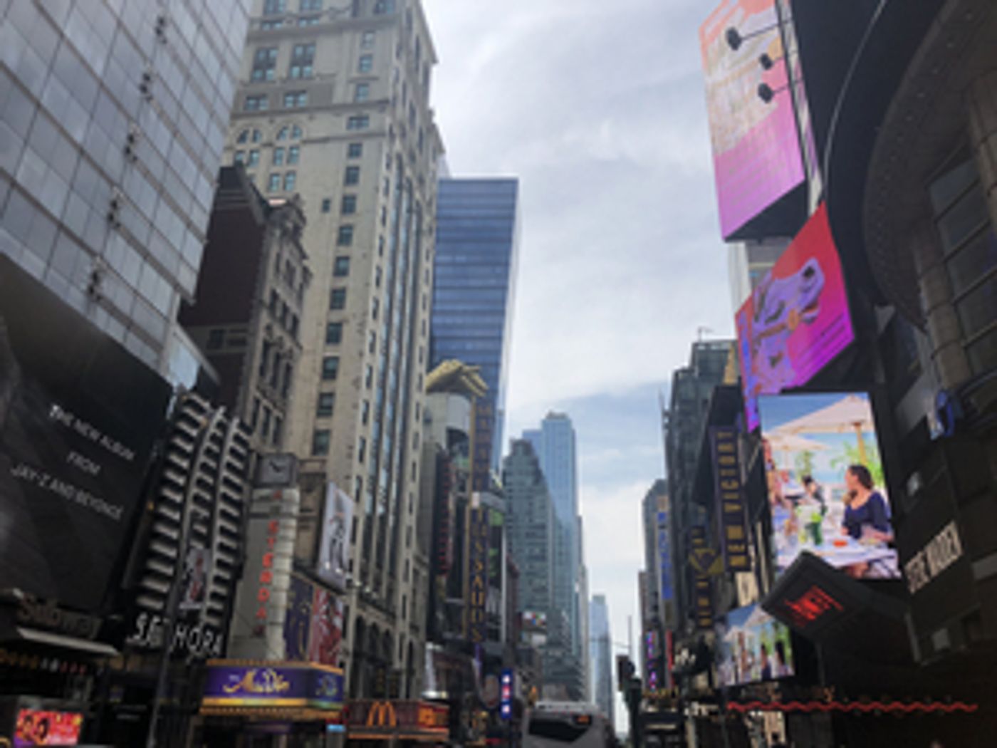 Student Blog: The Reason Why Online School Can Never Replace A 'Real College Experience'  Image