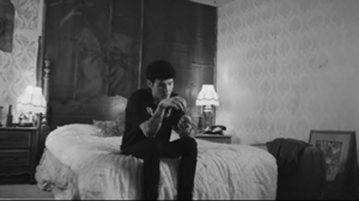 VIDEO: Goody Grace Releases 'Hold Me In the Moonlight' Music Video  Image