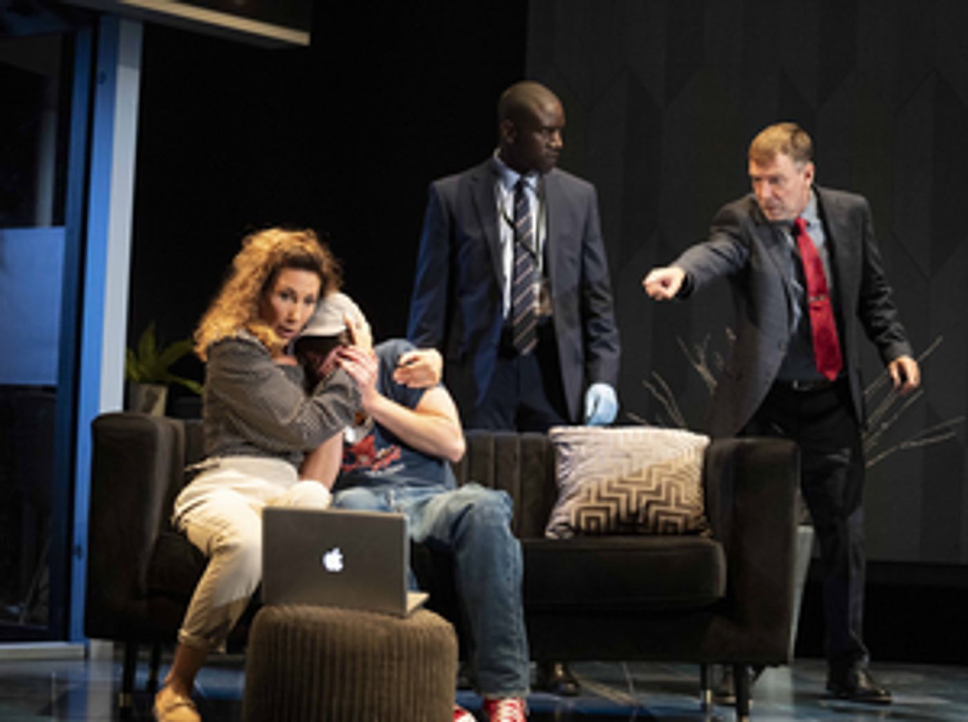 Harry Long, Ian Houghton & More Join World Premiere of LOOKING GOOD DEAD at Theatre Royal Brighton Harry Long, Ian Houghton & More Join World Premiere of LOOKING GOOD DEAD at Theatre Royal Brighton Image