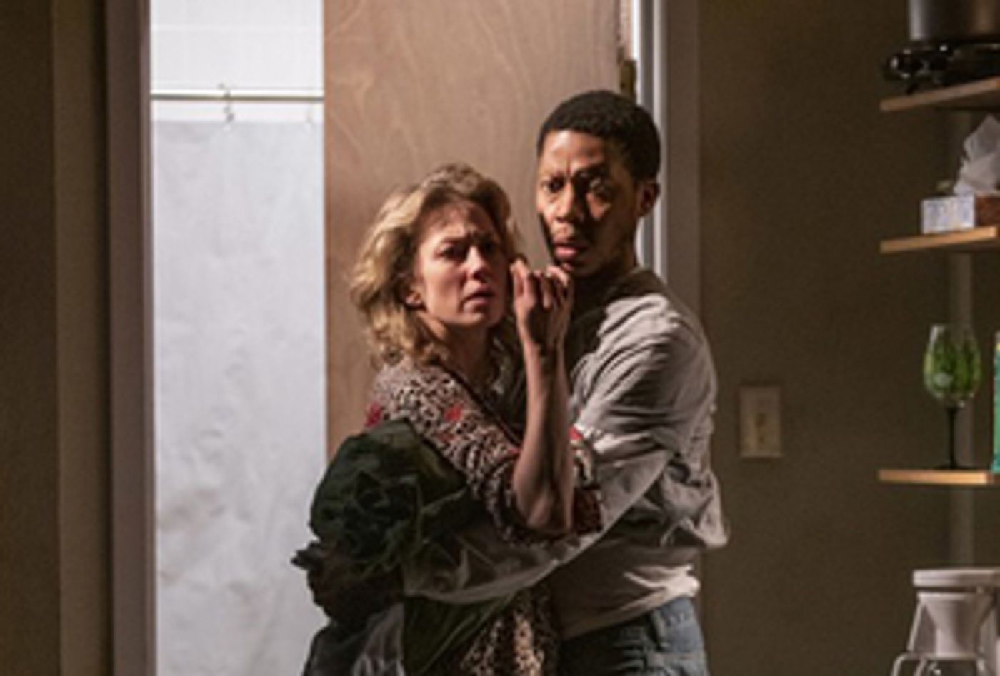 Steppenwolf Theatre Company to Welcome Back In Person Audiences With Tracy Letts' BUG This November  Image