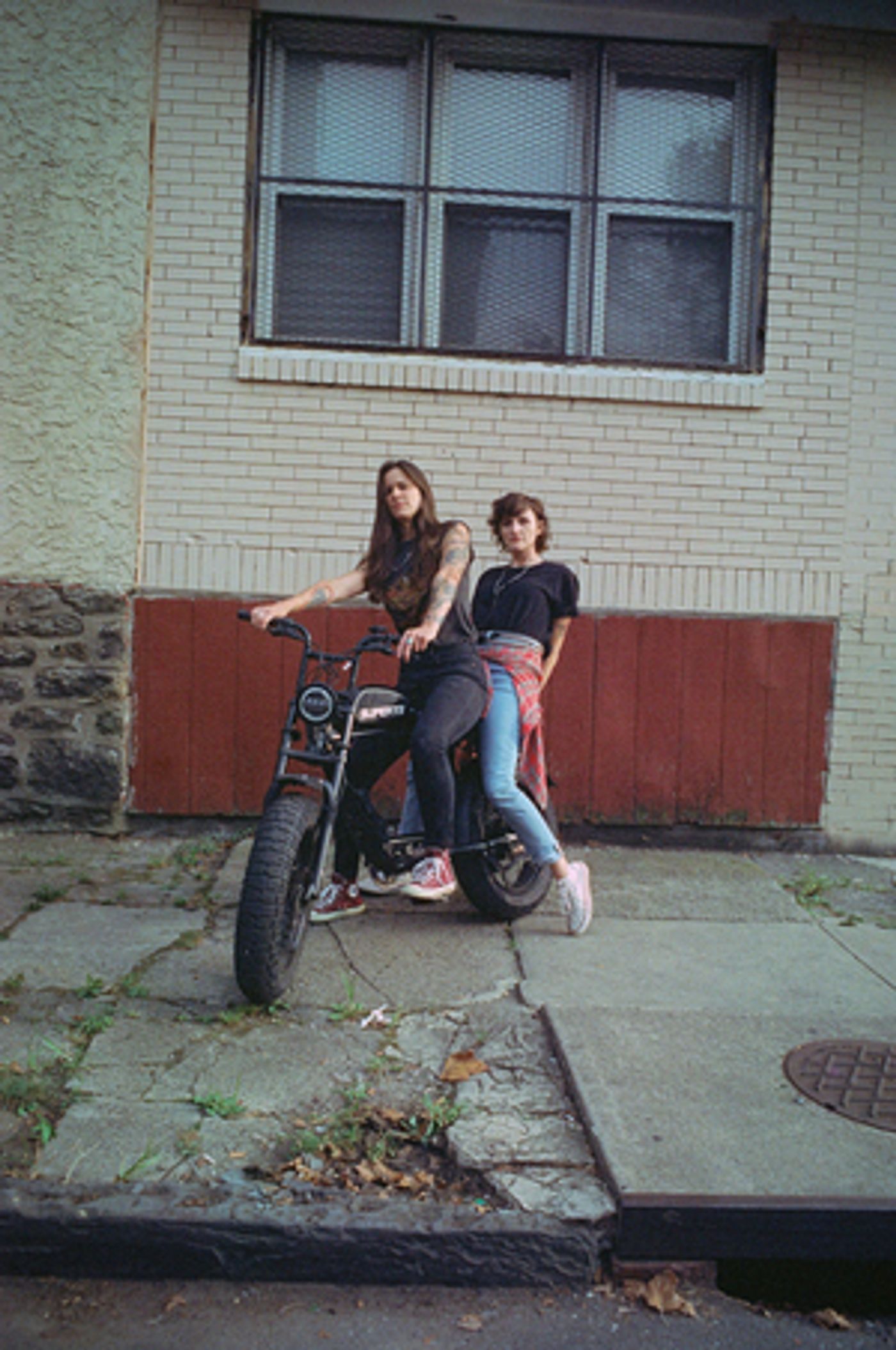 Bat Fangs Release New Single 'Action' From Upcoming Album  Image